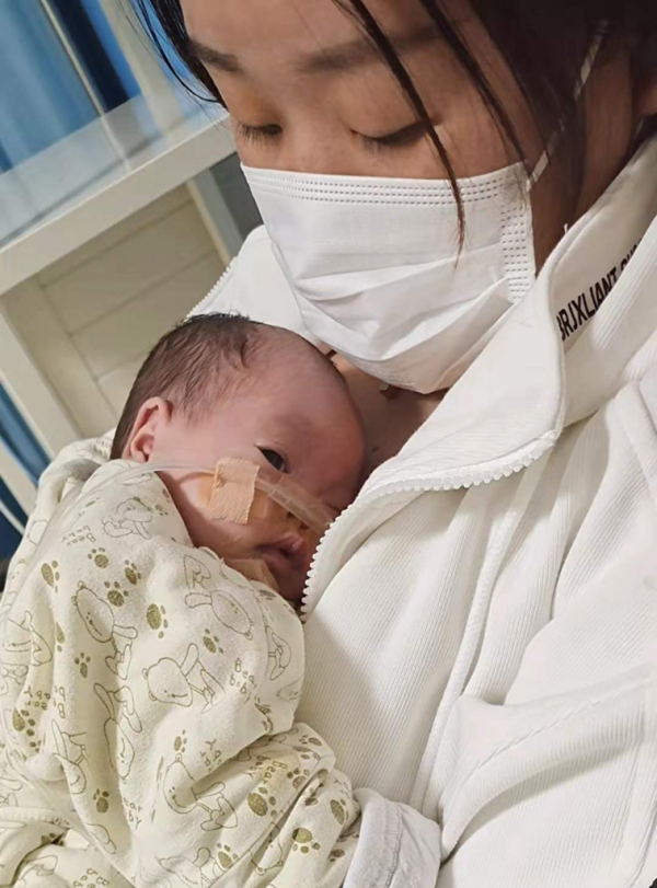 河南姑娘嫁給廣西郎,女兒出生只有860克重,4個月後才出保溫箱 河南姑娘嫁給廣西郎,女兒出生只有860克重,4個月後才出保溫箱