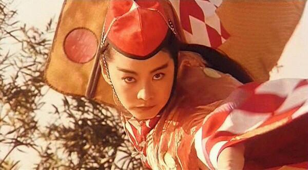 “女扮男裝”帥氣襲人的女演員，我只服這4位！有人還撞臉鹿晗