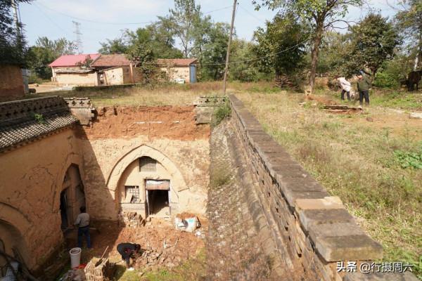 實拍河南農村地坑院,大雨過後四處有陷阱,看人們生活成啥樣 實拍河南農村地坑院,大雨過後四處有陷阱,看人們生活成啥樣