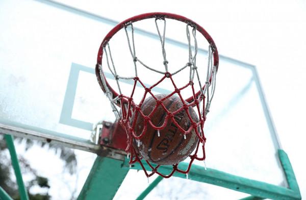 廣西三江雪景如詩如畫，如同置身貴州西江千戶苗寨，美極了