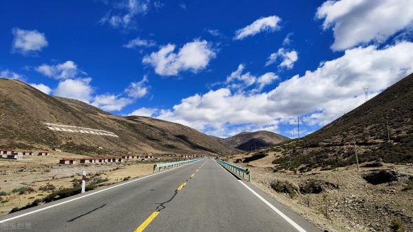 強大的祖國已經為你鋪好了去往詩和遠方的道路，你不去看看……