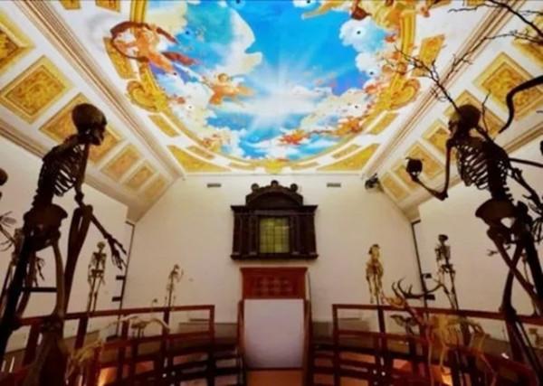 2009年，荷蘭證實美國送的&OpenCurlyDoubleQuote;月岩&rdquo;是假貨，美國：我沒說那是月岩