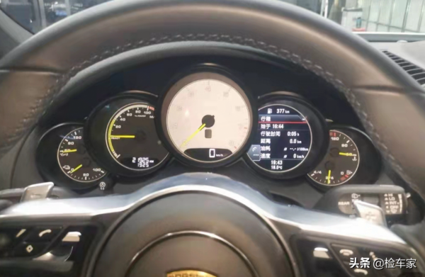 有錢任性!為綠牌花68萬買輛保時捷卡宴混動,網友:這是個祖宗 有錢任性!為綠牌花68萬買輛保時捷卡宴混動,網友:這是個祖宗