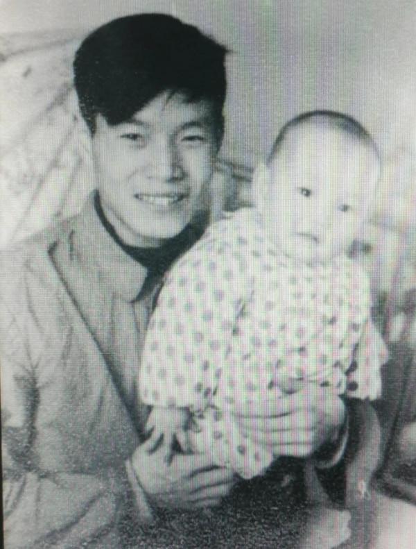 隨八千湘女上天山，為建設可可托海作貢獻