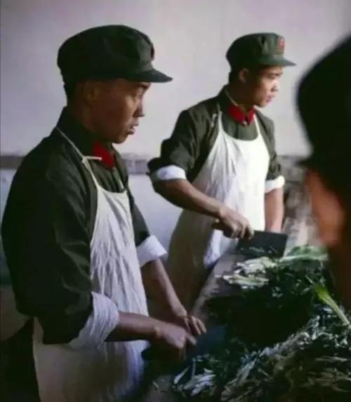 梁 平丨我的戰士生涯（連載十三）連隊食堂伙食或回憶