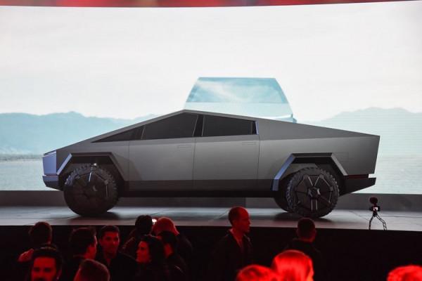 馬斯克確認Cybertruck於2023年量產!訂單已超120萬 馬斯克確認Cybertruck於2023年量產!訂單已超120萬