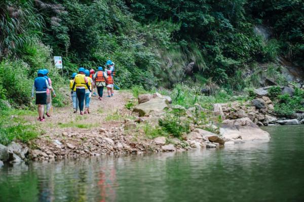 安吉漂流不二之選仙龍峽：2km峽谷溯溪漂流、2h清涼體驗