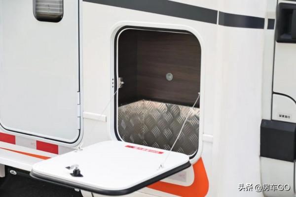 6座雙臥獨立淋浴房車,獨特佈局加大生活區,適合一家人長途旅行 6座雙臥獨立淋浴房車,獨特佈局加大生活區,適合一家人長途旅行