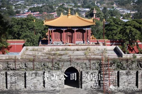 整理照片時發現十五年前拍的香山靜宜園,如今再登山找尋當年痕跡 整理照片時發現十五年前拍的香山靜宜園,如今再登山找尋當年痕跡