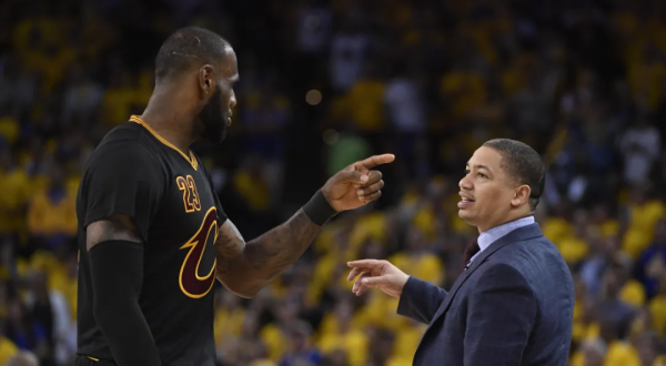 快船行駛的方向