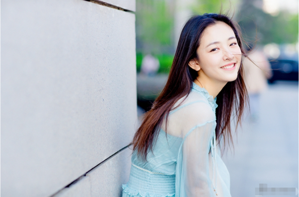 論“少女感”只服這8位，有的靈動自然，有的只會抿嘴瞪眼