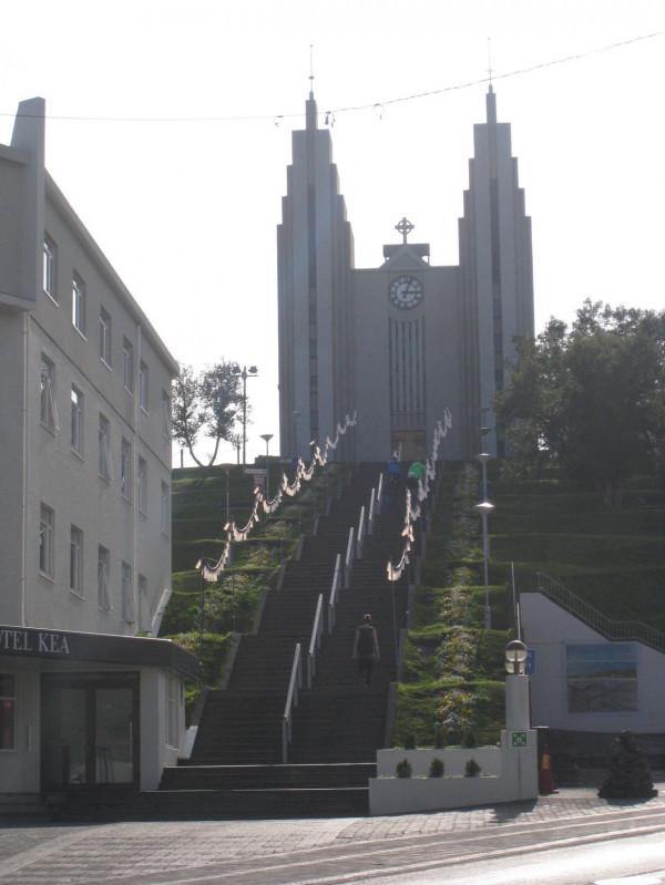 阿克雷裡：冰島北部最大的城市，依山傍海的可愛小鎮