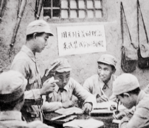 教導員上任,營長見他後愣住了:你不是常來我家收租的地主少爺嗎 教導員上任,營長見他後愣住了:你不是常來我家收租的地主少爺嗎