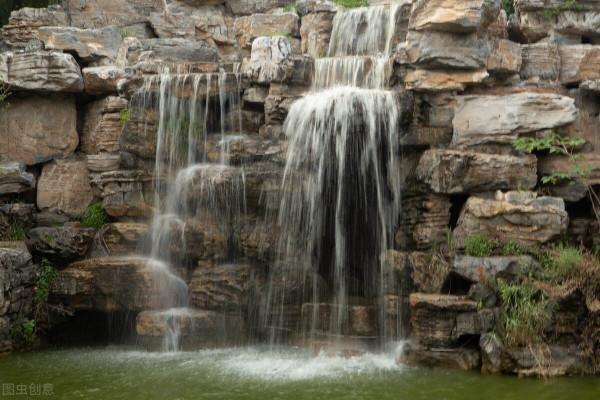 山川河流,小溪流水潺潺,風景宜人 山川河流,小溪流水潺潺,風景宜人