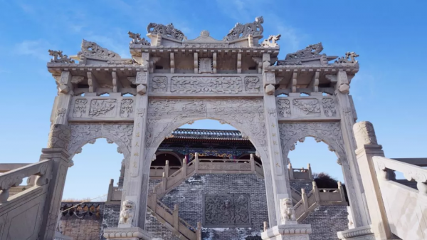 高家堡山巔之上，藏了個“龍泉寺”，一秒帶你觀西寺凌雲