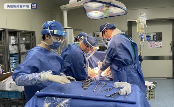 全國首例！廣西一醫院為艾滋病病毒感染兒童成功進行腎臟移植手術