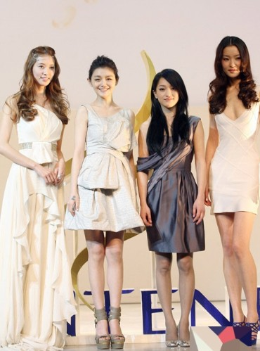 管你是真姐妹還是偽閨蜜,女明星同框即比美,誰醜誰尷尬 管你是真姐妹還是偽閨蜜,女明星同框即比美,誰醜誰尷尬