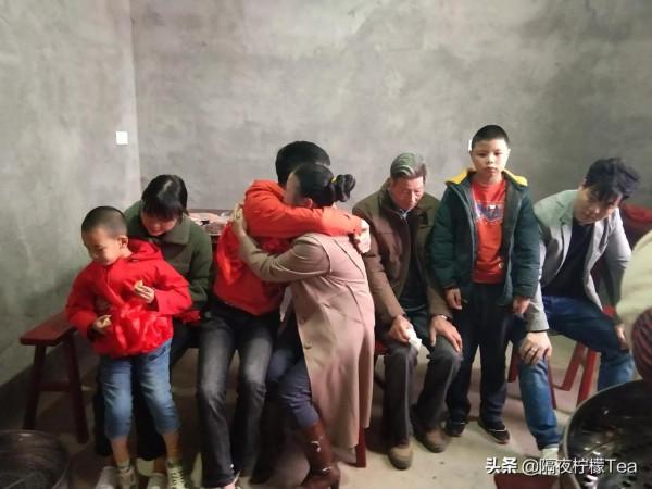 他與親人走散三十年，直到自己的出現，父母才發現他們認錯了兒子