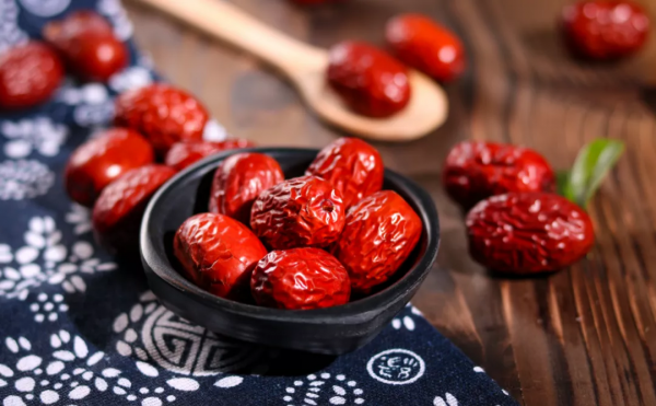 紅棗真的不補鐵,補的是氣血!這種吃法最佳~ 紅棗真的不補鐵,補的是氣血!這種吃法最佳~