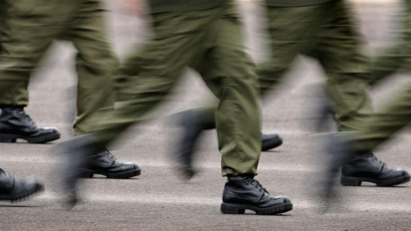 上千人大樓內同時跑步，會把樓震塌嗎？