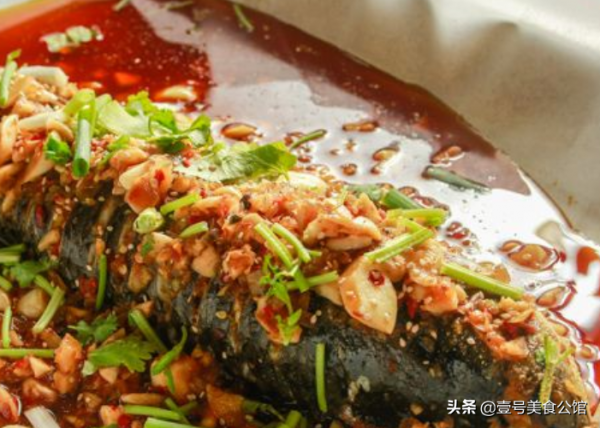 分享鮮辣紙包魚的好吃做法，肉嫩爽口，味美又解饞，家人都愛吃