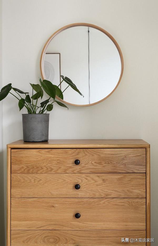 第二次裝修，她選擇了日式原木風，這種簡單又治癒的氛圍讓人心安