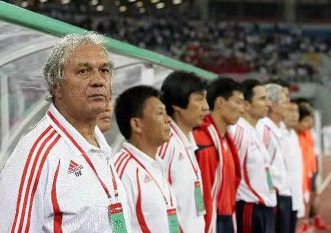 杜伊賽前被架空，殷鐵生火線上任，2008年奧運會國奧隊出局始末