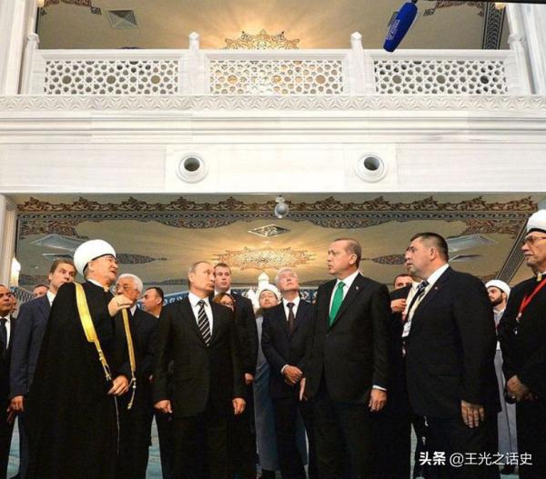 襲擊外國人、毆打警察,俄羅斯“納粹”為什麼無法無天? 襲擊外國人、毆打警察,俄羅斯“納粹”為什麼無法無天?