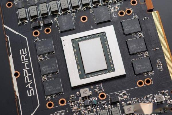 藍寶石RX 6900 XT 超白金 極光特別版評測：一年後RX 6900 XT更強了？