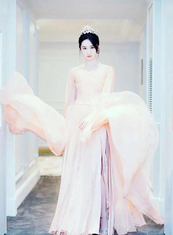 劉亦菲的生活照，顏值依舊線上