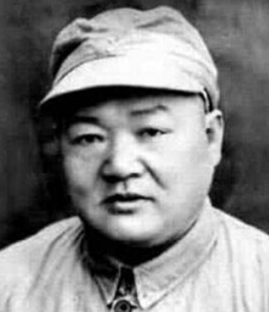 雲南籍紅軍軍團長，49歲去世，後成33名軍事家之一，一生沒打敗仗
