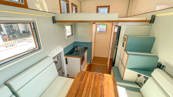 城市療愈 放肆越野 打造移動loft 旅美速騰德國MAN 4*4指揮者越野房車