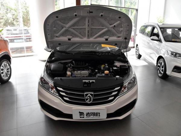 四萬出頭的代步車，加油方便而且省錢，實拍寶駿310