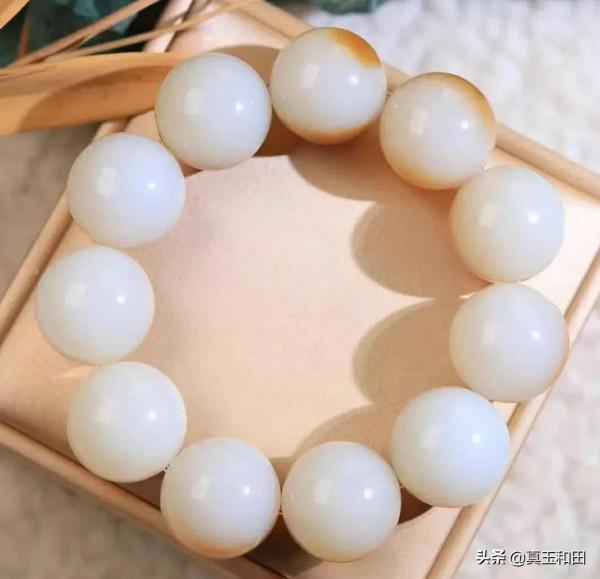 這樣的和田玉糖白居然要幾萬? 這樣的和田玉糖白居然要幾萬?