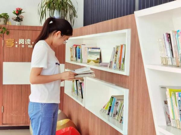 寒門女孩693分考上清華，母親蹬三輪供她讀書，她從沒覺得生活苦