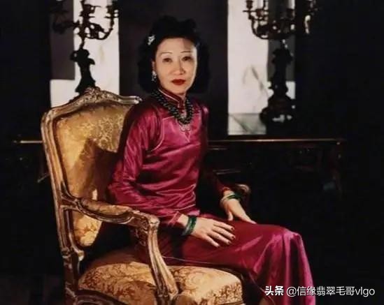 末代皇帝偷出的頂級翡翠，一件拍出690萬，另一條拍出2000多萬