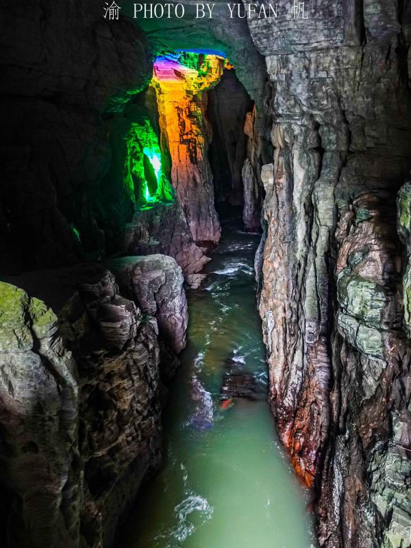 湖北發現全球最大溶洞,洞高200米,長約60公里,可容納1000萬人 湖北發現全球最大溶洞,洞高200米,長約60公里,可容納1000萬人