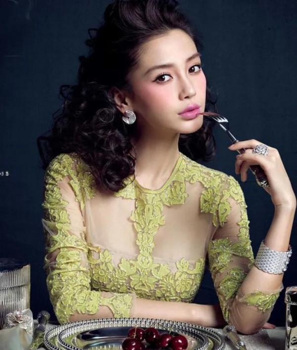 楊穎驚豔寫真集1