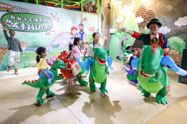 暑假，帶娃來桂林千古情放肆撒野，看精彩演出，重返侏羅紀