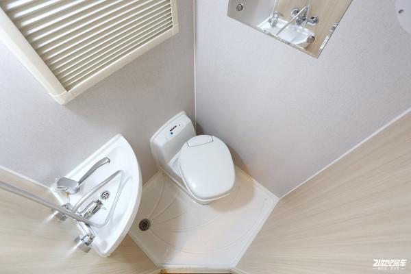 福特新全順底盤打造，不懼限高，自由出行！實拍卓美亞卓越X3房車