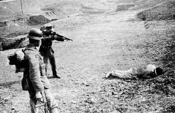 南京大屠殺戰犯被處決現場,殺一次太便宜他們了 南京大屠殺戰犯被處決現場,殺一次太便宜他們了