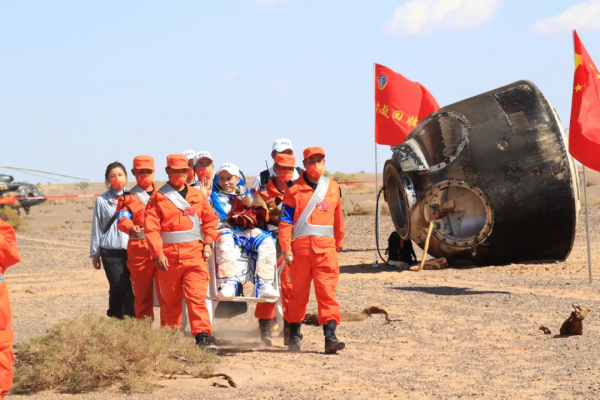 太空出差三月，返回狀態良好