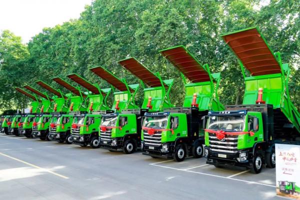 電動、混動、氫能，新能源重卡誰主沉浮？