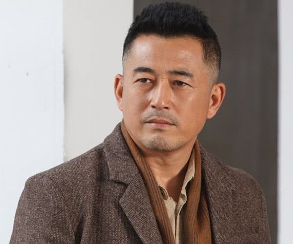 娛樂圈“不拍戲也有工資”的男星 娛樂圈“不拍戲也有工資”的男星