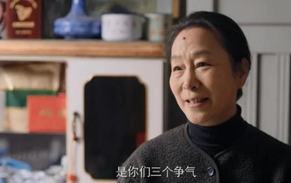 《突圍》劇組太“奇葩”,4位演員單身多年,秦嵐榜上有名 《突圍》劇組太“奇葩”,4位演員單身多年,秦嵐榜上有名