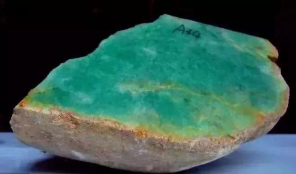 “沒有蒼蠅翅的翡翠統統都是假貨嗎？”不要再被騙了