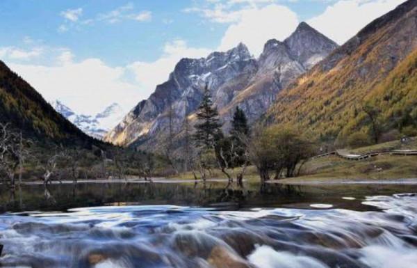 這兩座山是四川第一第二高峰,它倆是四川的“山王”,你去看過嗎 這兩座山是四川第一第二高峰,它倆是四川的“山王”,你去看過嗎