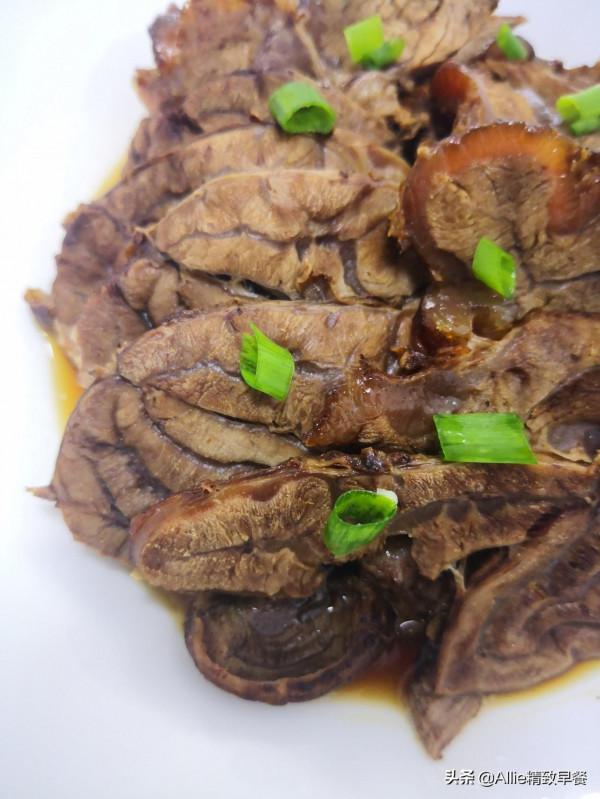 一把香蔥，教你做蔥油拌麵，食材簡單，一學就會，少油不膩又勁道