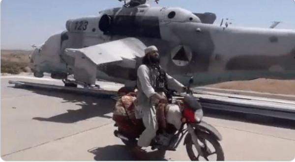 美軍跑了,裝備掉了一地,阿富汗塔利班靠撿裝備成為中亞強軍 美軍跑了,裝備掉了一地,阿富汗塔利班靠撿裝備成為中亞強軍