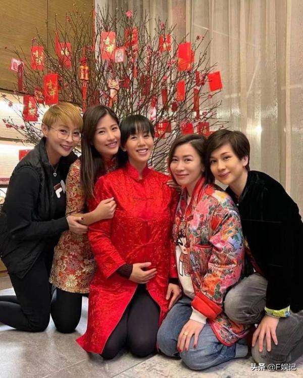 梁靖琪挺大孕肚和湯盈盈文頌嫻等新年相聚 佘詩曼運氣好發新年財